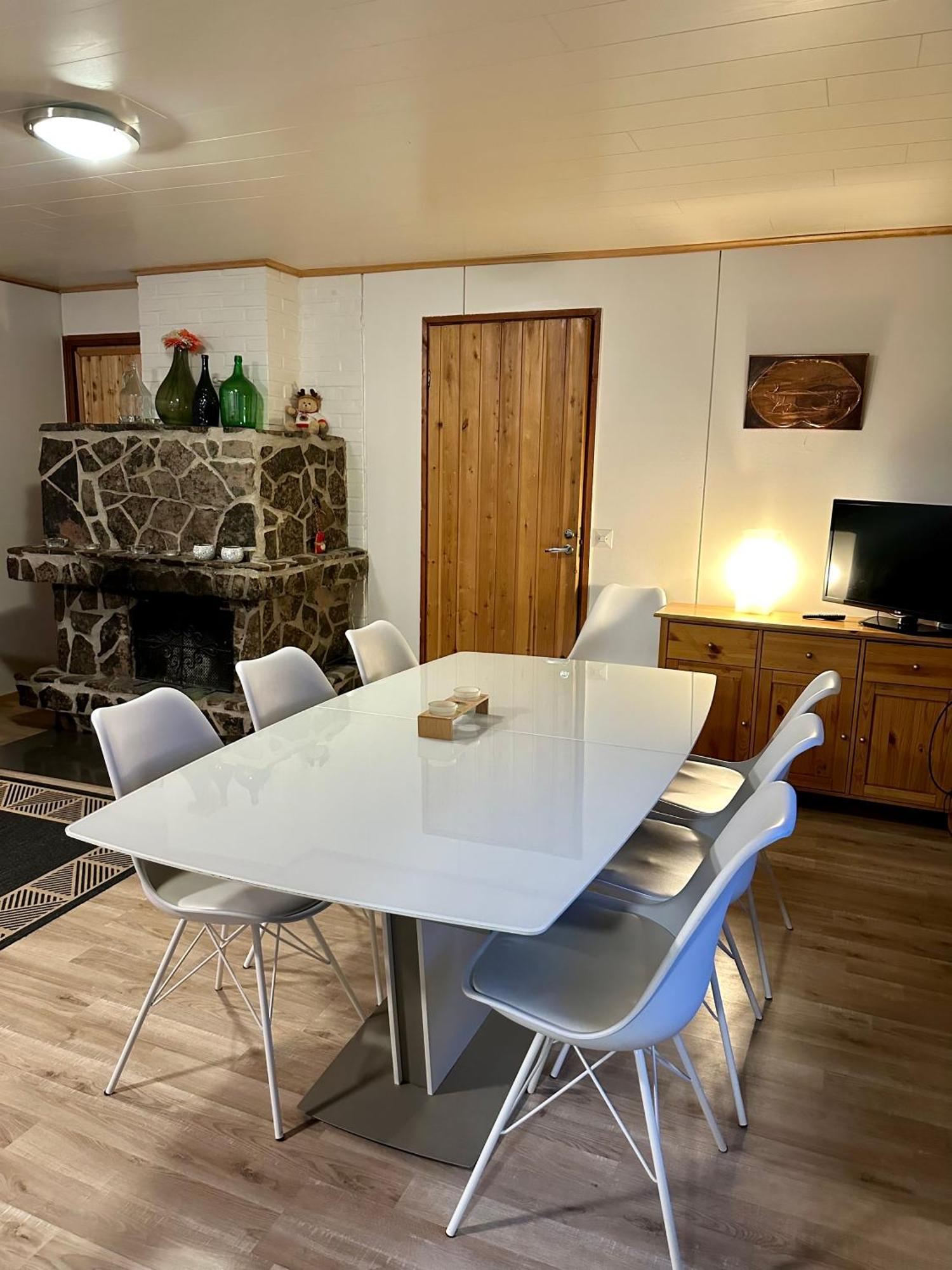 Holiday Home איבלו מראה חיצוני תמונה